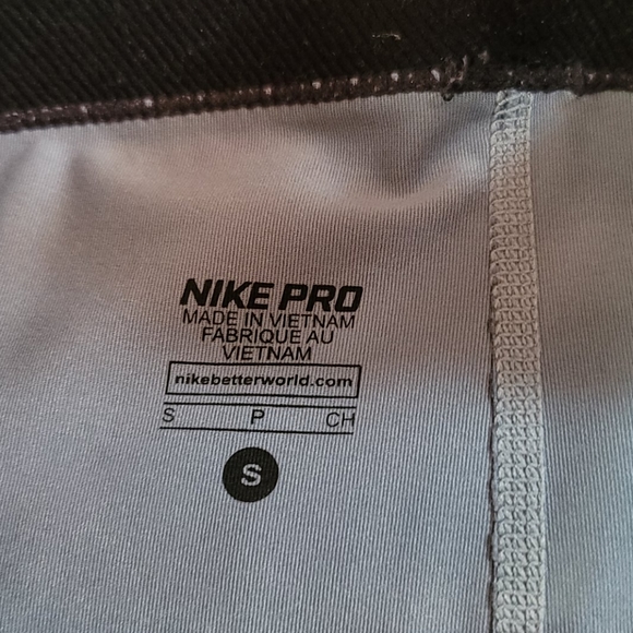 Nike Pro Dri Fit Capris - Picture 4 of 4